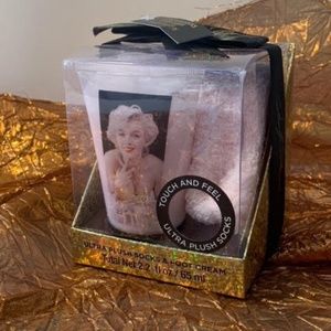 MARILYN MONROE Pampering Foot Care Gift Set - SHIPPING DISCOUNT